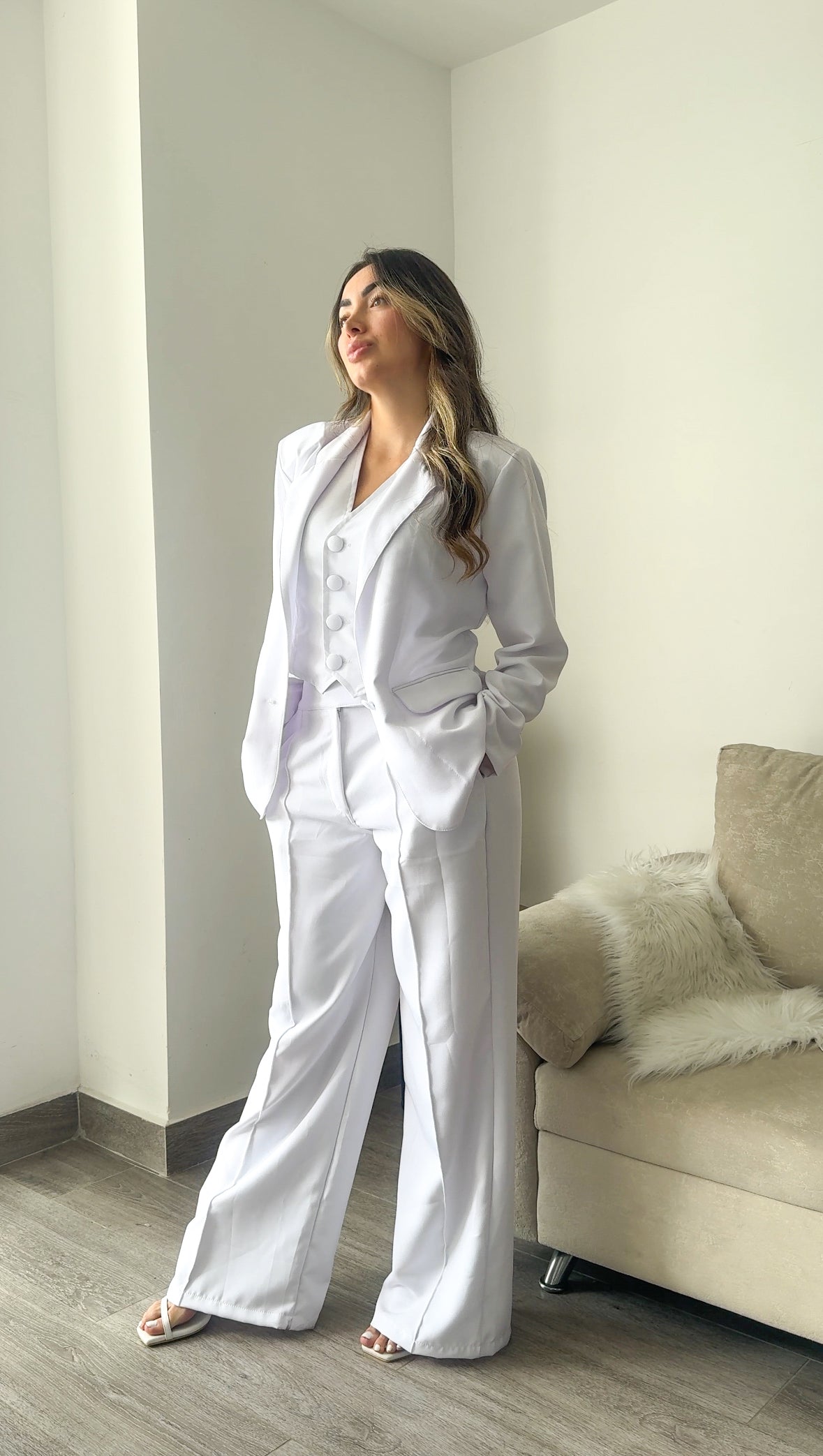Combo Blazer + Chaleco + Pantalon Blanco